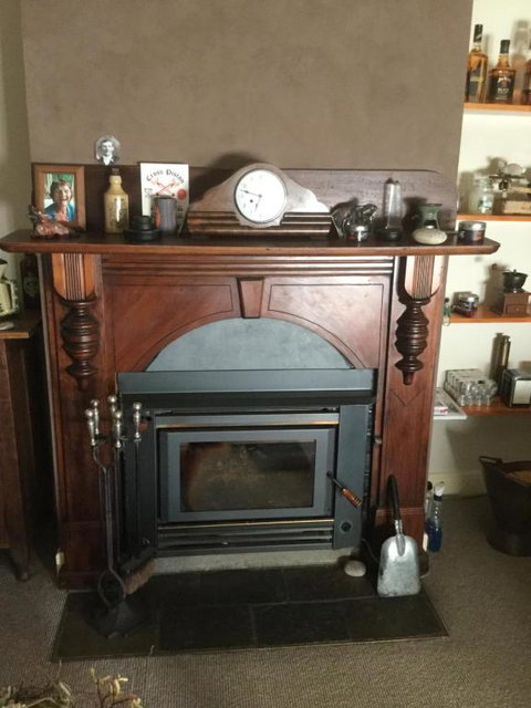 Pump Jack B & B - Accommodation QLD 4