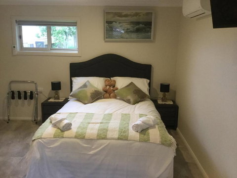 Pump Jack B & B - Accommodation QLD 7