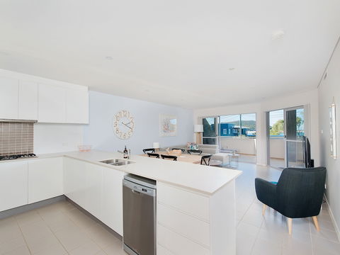 Footprints At Fingal Bay - Accommodation QLD 4