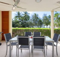 Peponi 2 - Beachfront Apartment - Accommodation QLD