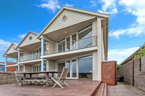 RUBYS BEACHFRONT - Accommodation QLD 0