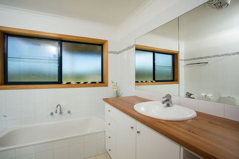 Kara Yaringa On Hill Street - Accommodation QLD 4