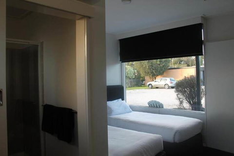 Rochester Motel - Accommodation QLD 4