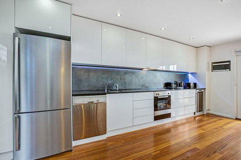 Newcastle Executive Homes - Oceanview Terrace - Accommodation QLD 2