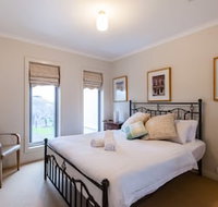 JASMINE 2BDR Port Melbourne House - Accommodation QLD