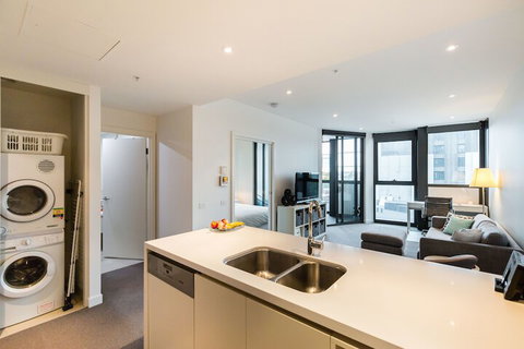 MILA, 1BDR Cremorne Apartment - Accommodation QLD 3