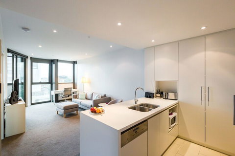 MILA, 1BDR Cremorne Apartment - Accommodation QLD 4