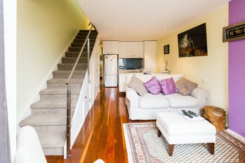 ALEXANDER, 2BDR South Melbourne House - Accommodation QLD 0