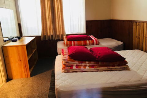 Anglers Reach Lakeside Village - Accommodation QLD 3