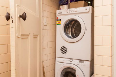 MADELINE, 1BDR Fitzroy Apartment - Accommodation QLD 2