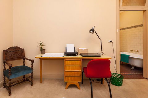 MADELINE, 1BDR Fitzroy Apartment - Accommodation QLD 1