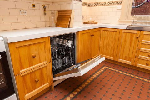 MADELINE, 1BDR Fitzroy Apartment - Accommodation QLD 5