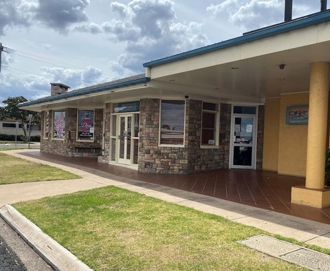 Horse And Jockey Hotel Motel - Accommodation QLD 2