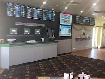 Horse And Jockey Hotel Motel - Accommodation QLD 3