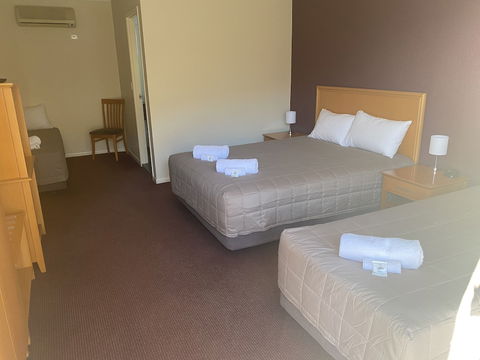 Horse And Jockey Hotel Motel - Accommodation QLD 4