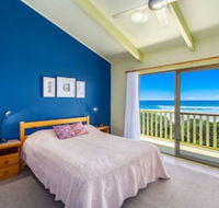 Sandpiper Beach Front House - Accommodation QLD