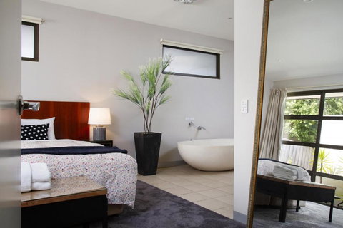 Lake Daylesford Lodge 7 - Accommodation QLD 6