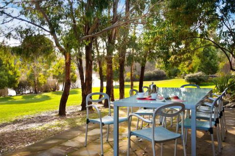 Lake Daylesford Lodge 7 - Accommodation QLD 1