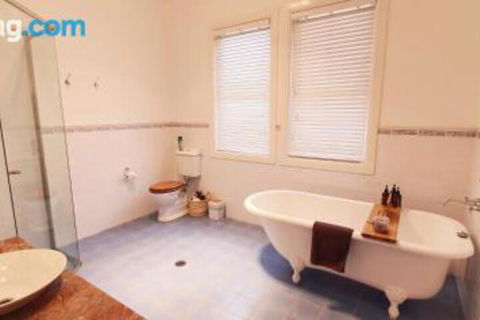 Ironbark Estate - Accommodation QLD 4