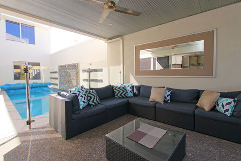 Ambar Villa - Accommodation QLD 4