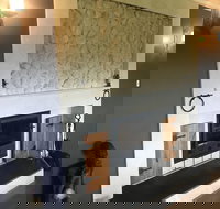 Atina Rocks Country Homestead - Accommodation QLD