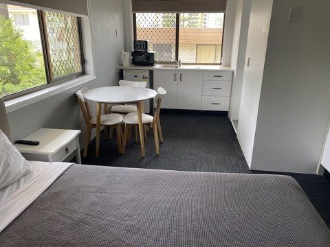 Gold Coast Inn - Accommodation QLD 2