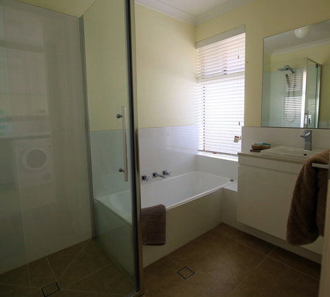 Mindarie Villa - Accommodation QLD 3