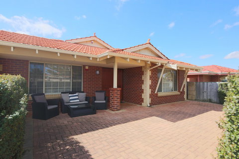 Mindarie Villa - Accommodation QLD 0