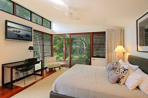 Barefoot At Broken - Accommodation QLD 2