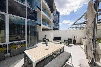 Accommodate Canberra - Lakefront - Accommodation QLD 6