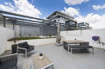 Accommodate Canberra - Lakefront - Accommodation QLD 5