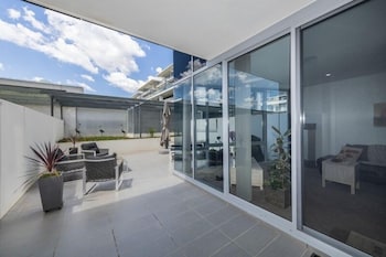 Accommodate Canberra - Lakefront - Accommodation QLD 1