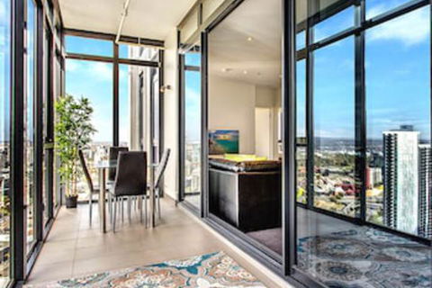 MJ Shortstay Bank Apartments - Accommodation QLD 6