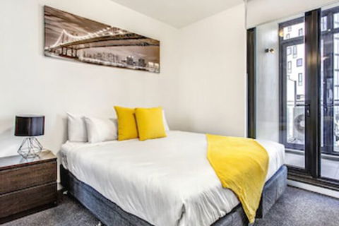 MJ Shortstay Bank Apartments - Accommodation QLD 3