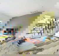 Pool Haven on Leah - Accommodation QLD