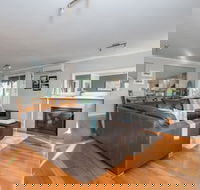 Orcades Beach House - Accommodation QLD