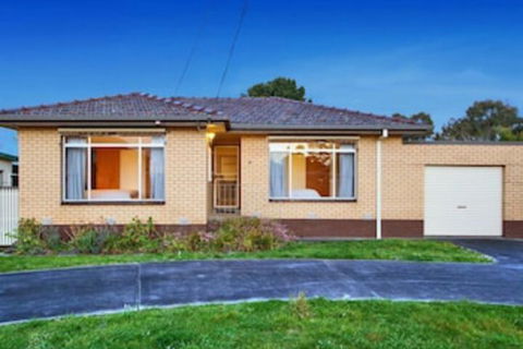 Cowes Phillip Island Holiday Home - Accommodation QLD 1