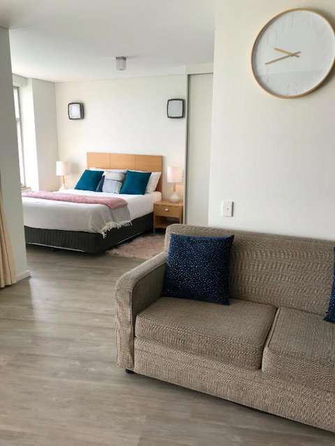 Ocean View Luxury Apartment & Suite - Accommodation QLD 4