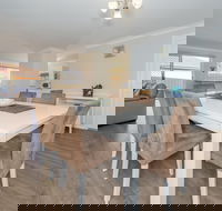 Pebble Pde 1 / 14 Fingal Bay - Accommodation QLD