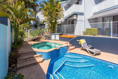 Blueys Motel - Accommodation QLD 2