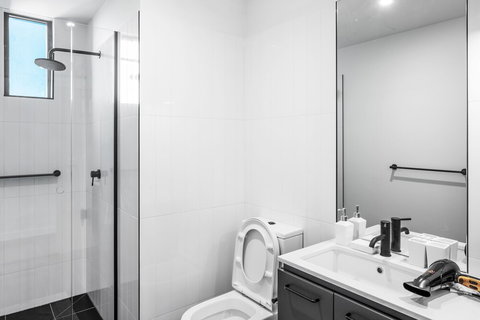 Roomerang At Coventry Haus 18 - Accommodation QLD 5