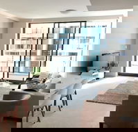 The Elegant Designer Home - Accommodation QLD