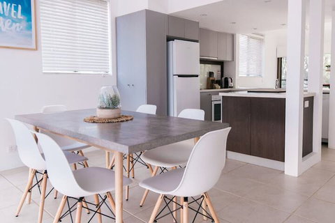 Unit 4 Weyba Lodge Noosa - Accommodation QLD 7