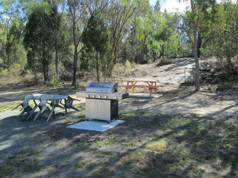 Just Red Wines Vineyard Cabins - Accommodation QLD 4