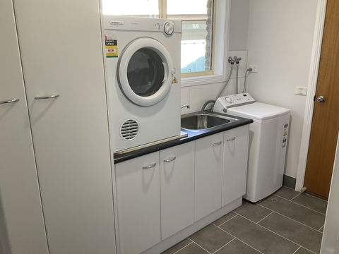 Valley View Townhouse - On The RAIL TRAIL - Accommodation QLD 3