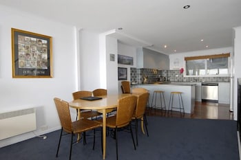 Razorback 6 - Accommodation QLD 1