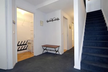 Razorback 6 - Accommodation QLD 4