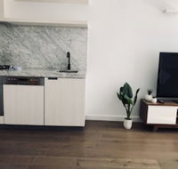 Level 8 Marvelous Apartment with pool access - Accommodation QLD