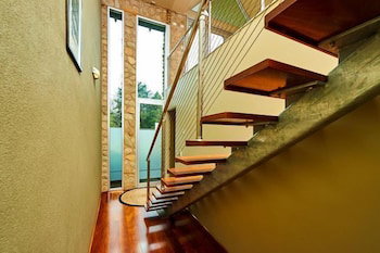 No.6 - Luxury Private Haven In The Heart Of Bright - Accommodation QLD 1