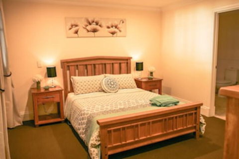 Oak Tree Cottage - Mundaring - Accommodation QLD 0